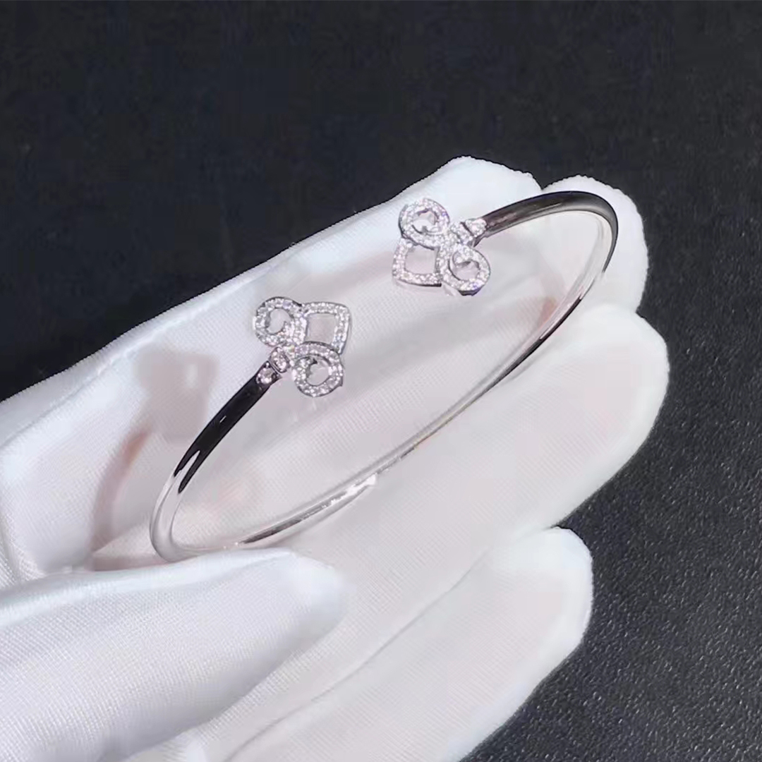 Tiffany 18k White Gold Diamonds Fleur de Lis Wire Key Bangle Bracelet