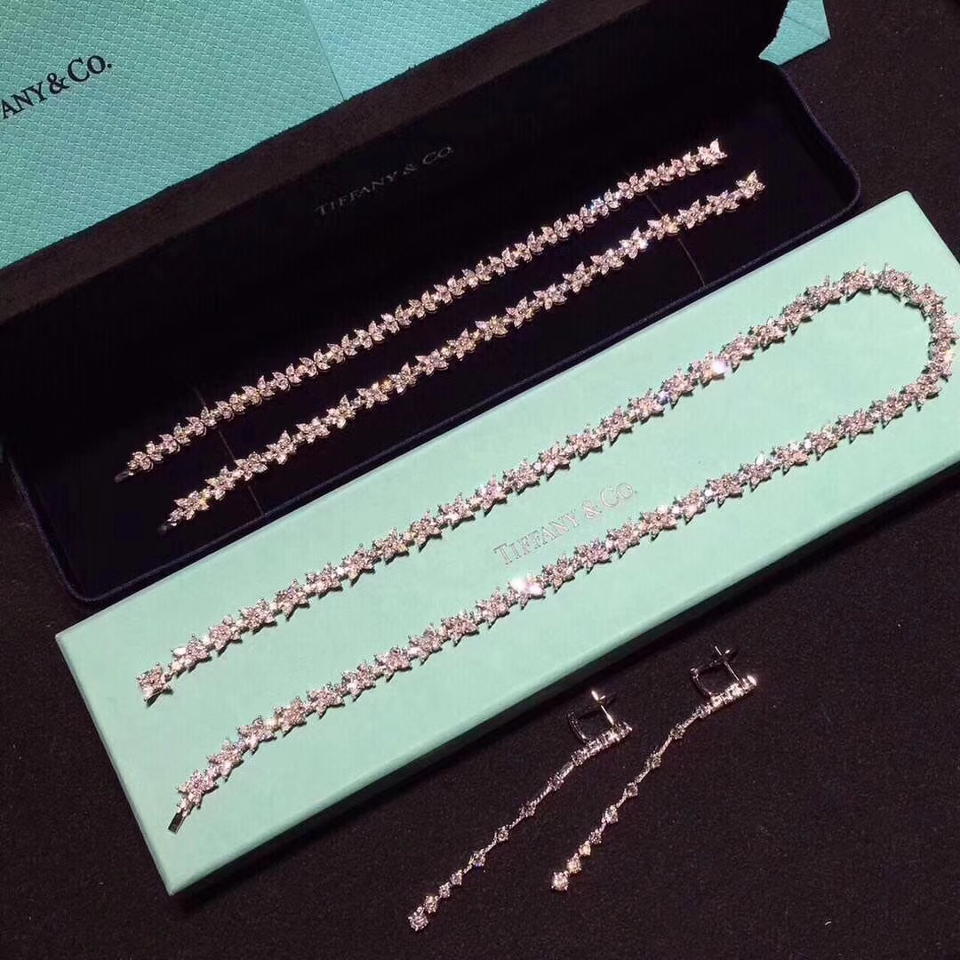 Tiffany Platinum Victoria Alternating Graduated Diamond Necklace