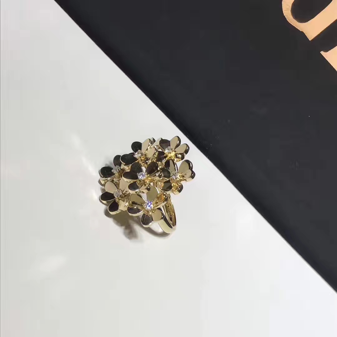 Van Cleef & Arpels 18k Yellow Gold 8 Flowers Frivole Diamond Ring VCARB67700