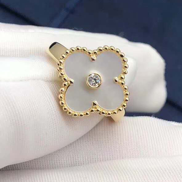 Van Cleef & Arpels 18k Yellow Gold Vintage Alhambra Mother of Pearl Diamond Ring VCARA41100