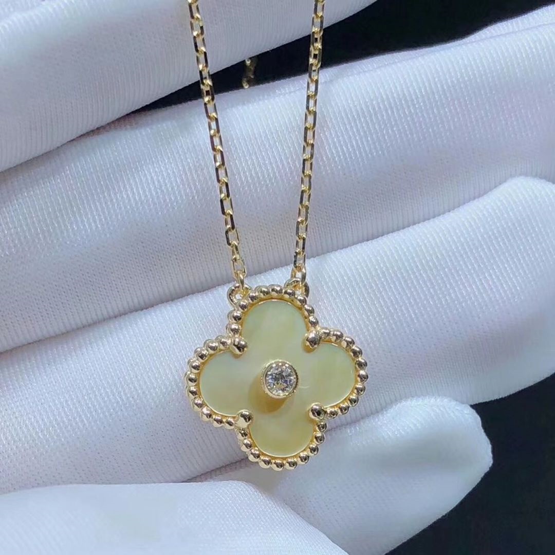 VCA 18K Gold Vintage Alhambra Gold Mother of Pearl and Diamond Pendant Necklace 2018 Christmas Limited Edition